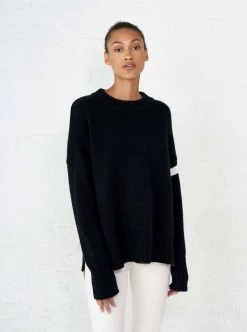 LLC21058_BLACK/CREAM Varsity Sweater