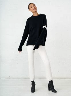 LLC21058_BLACK/CREAM Varsity Sweater 12 LLC21058_BLACK/CREAM Varsity Sweater
