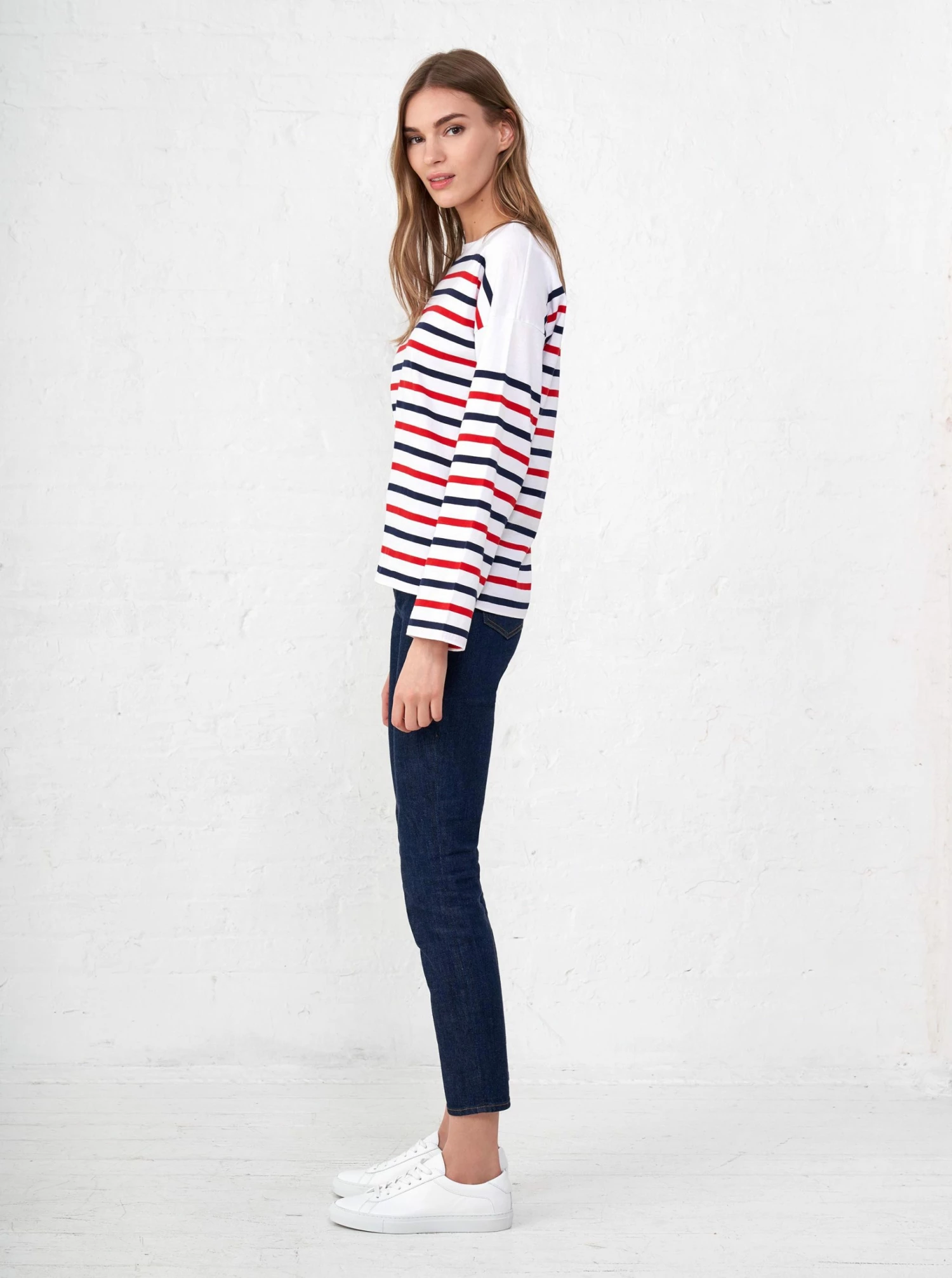 LLC21051_WHITE/BLUE/RED Charlotte Tee 7 LLC21051_WHITE/BLUE/RED Charlotte Tee