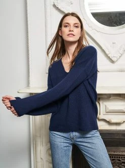 LLC21229_NAVY Toujours V Neck Sweater Knitwear