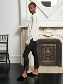 LLC21102_CREME/BLACK AAA Sweater