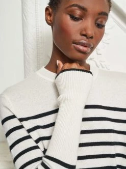 LLC21037_CREAM/BLACK AAA Lean Lines Sweater 10 LLC21037_CREAM/BLACK AAA Lean Lines Sweater