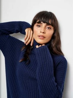 LLC21212_NAVY Toujours Turtleneck