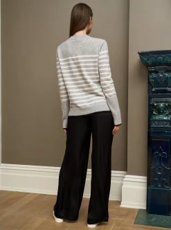 LLC21087_GREY/CREAM/BLACK AAA Lean Lines Sweater