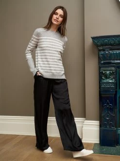 LLC21087_GREY/CREAM/BLACK AAA Lean Lines Sweater