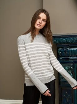 LLC21087_GREY/CREAM/BLACK AAA Lean Lines Sweater