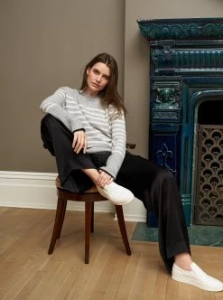 LLC21087_GREY/CREAM/BLACK AAA Lean Lines Sweater