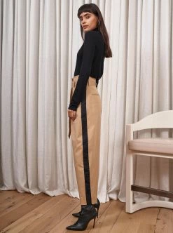 LLC21432_BLACK Danny T Neck Tees