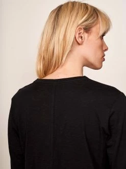 LLC21507_BLACK Tees Davie Tee