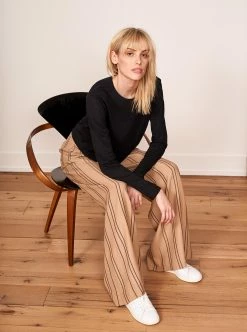 LLC21507_BLACK Tees Davie Tee