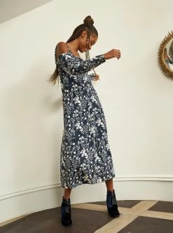 LLC13342_NAVY/CREAM Dresses Eve Dress