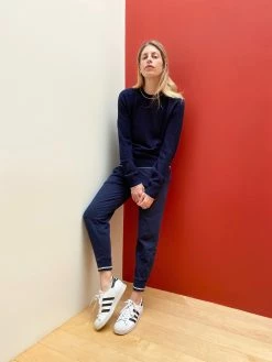 LLC21246_NAVY Neat Sweater