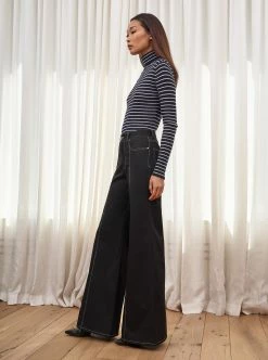 LLC21359_NAVY/CREAM Fine Line Turtleneck