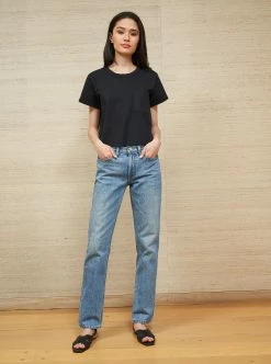 LLC21702_BLACK Henry Tee Tees