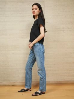 LLC21702_BLACK Henry Tee Tees