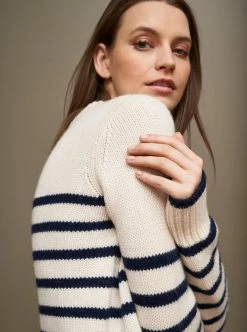 LLC21123_CREAM/NAVY Mini Marin Sweater Monogram