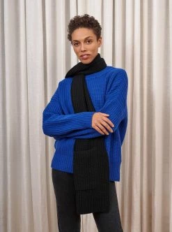 LLC37033_BLACK Poche Scarf