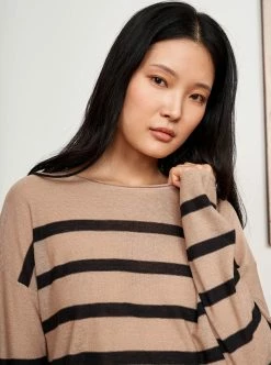 LLC21567_TAN/BLACK Serge Sweater Knitwear