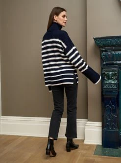 LLC21673_NAVY/CREAM Shadow Stripe Turtleneck