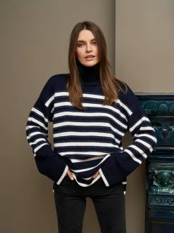LLC21673_NAVY/CREAM Shadow Stripe Turtleneck
