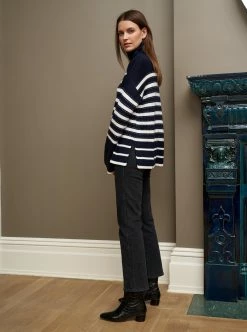LLC21673_NAVY/CREAM Shadow Stripe Turtleneck