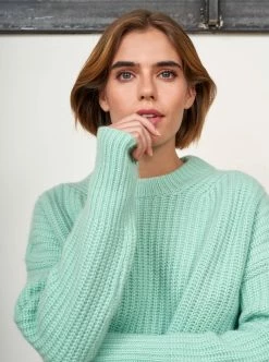 LLC21213_MINT Toujours Sweater Monogram